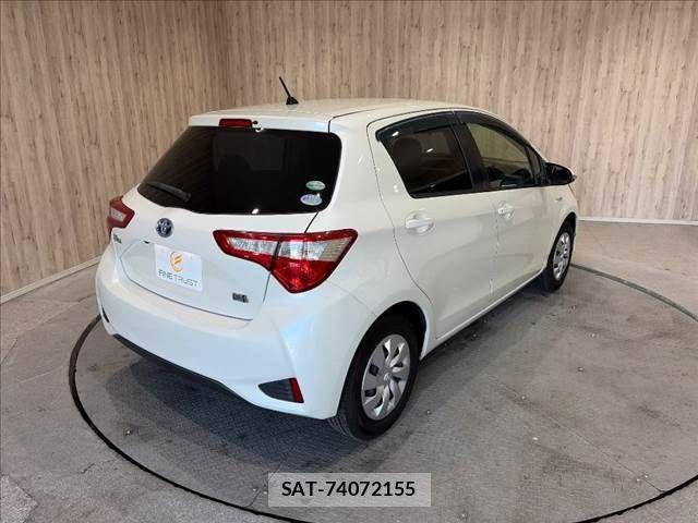 Toyota VITZ HYBRID 2017-12 8369623-16