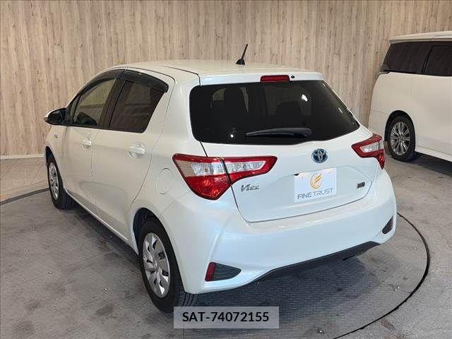 Toyota VITZ HYBRID 2017-12 8369623-18
