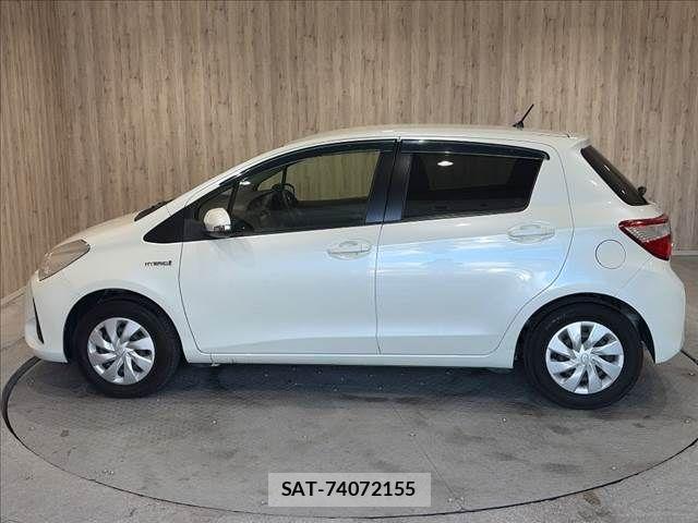 Toyota VITZ HYBRID 2017-12 8369623-19