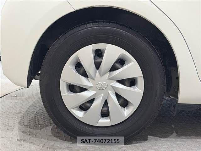 Toyota VITZ HYBRID 2017-12 8369623-24