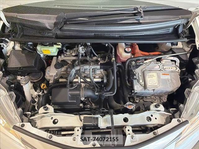 Toyota VITZ HYBRID 2017-12 8369623-28