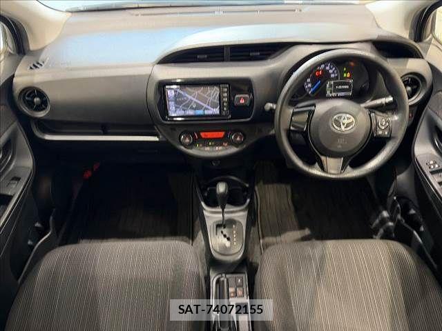Toyota VITZ HYBRID 2017-12 8369623-2