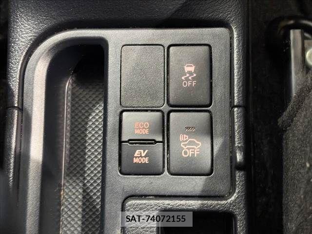 Toyota VITZ HYBRID 2017-12 8369623-6