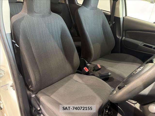 Toyota VITZ HYBRID 2017-12 8369623-7