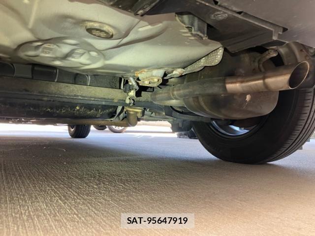 Toyota VITZ HYBRID 2019-09 8415718-25