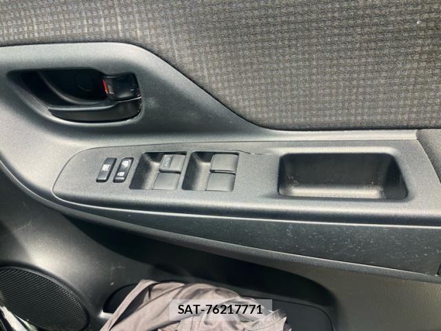 Toyota VITZ HYBRID 2017-01 8439053-9