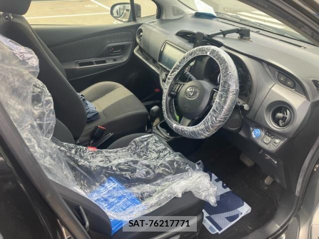 Toyota VITZ HYBRID 2017-01 8439053-10