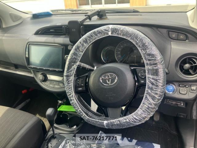 Toyota VITZ HYBRID 2017-01 8439053-12