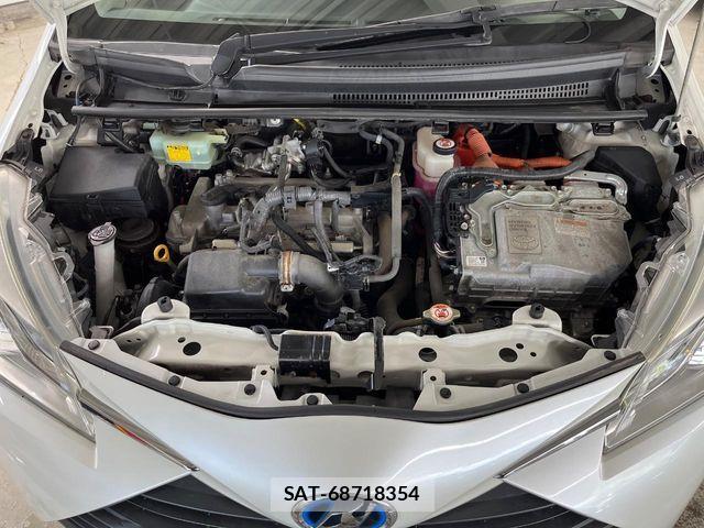 Toyota VITZ HYBRID 2017-08 8458726-10