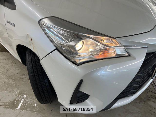 Toyota VITZ HYBRID 2017-08 8458726-12