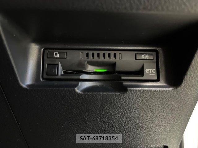 Toyota VITZ HYBRID 2017-08 8458726-5