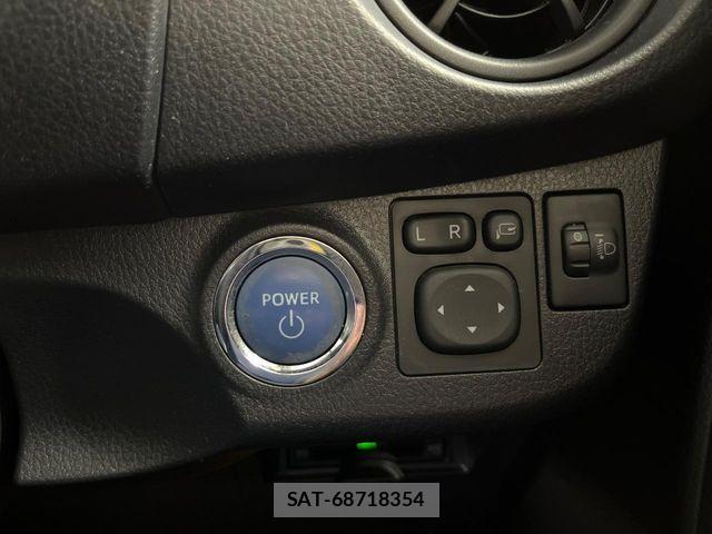 Toyota VITZ HYBRID 2017-08 8458726-6