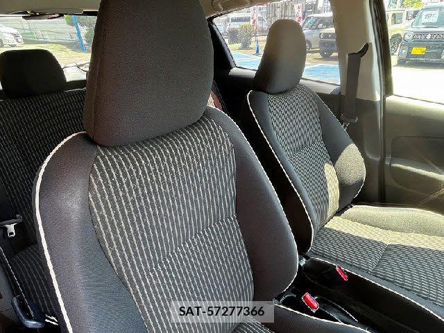 Toyota VITZ HYBRID 2017-05 8528064-9