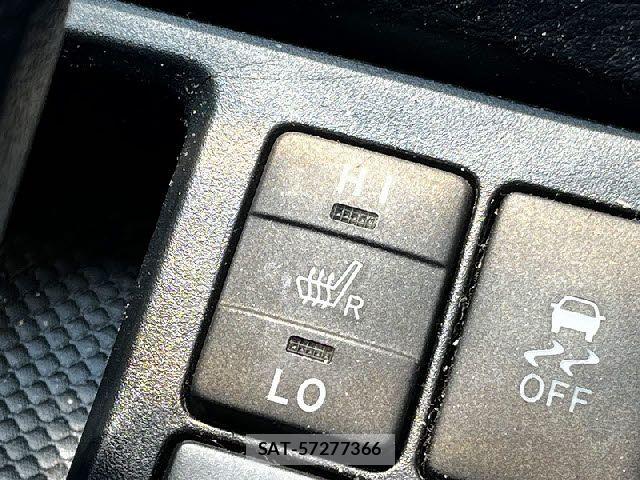 Toyota VITZ HYBRID 2017-05 8528064-10
