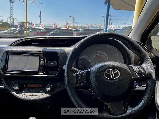 Toyota VITZ HYBRID 2017-05 8528064-1