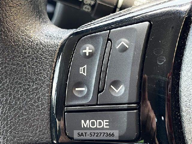 Toyota VITZ HYBRID 2017-05 8528064-19