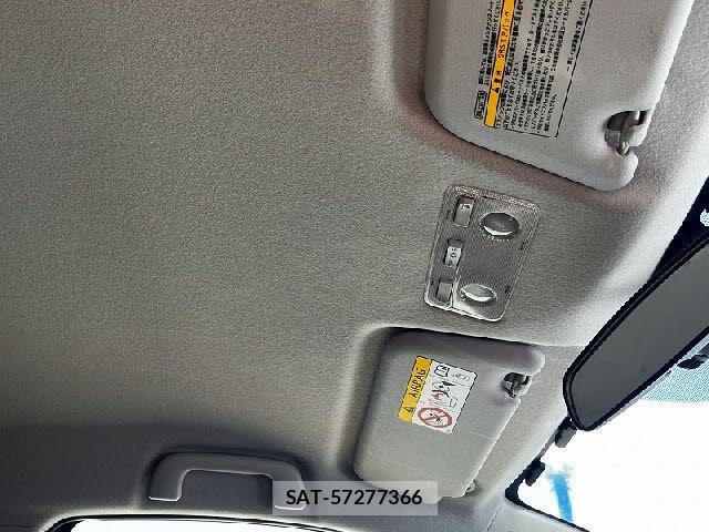 Toyota VITZ HYBRID 2017-05 8528064-21