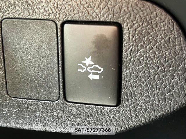 Toyota VITZ HYBRID 2017-05 8528064-5