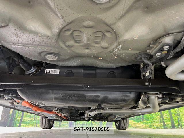 Toyota VITZ HYBRID 2018-09 8528068-18