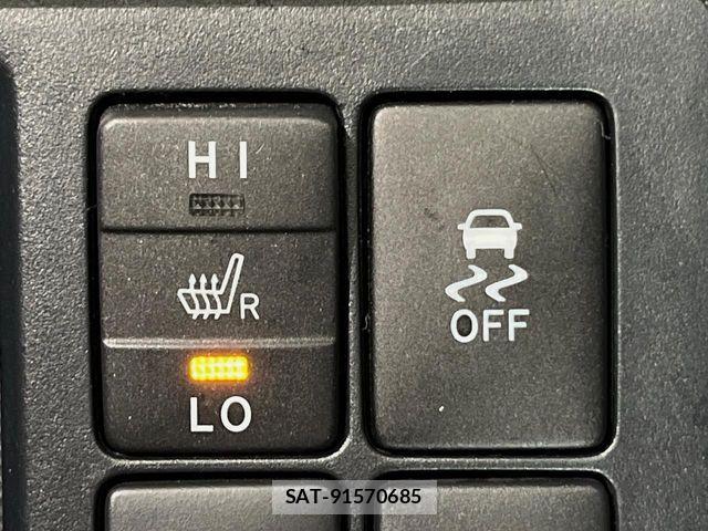 Toyota VITZ HYBRID 2018-09 8528068-5