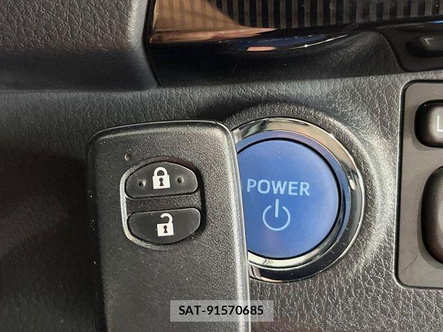 Toyota VITZ HYBRID 2018-09 8528068-6