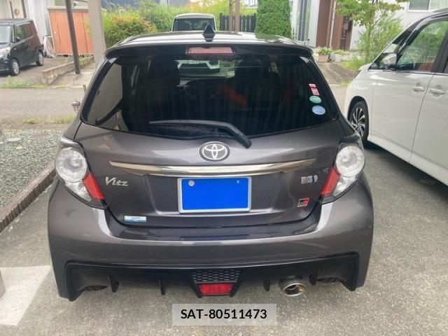 Toyota VITZ HYBRID 2018-02 8563982-11