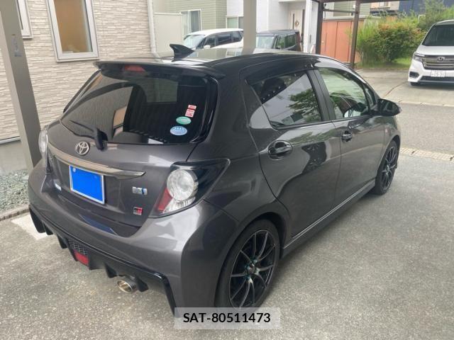 Toyota VITZ HYBRID 2018-02 8563982-12