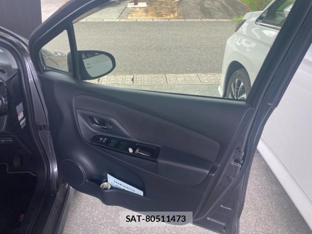 Toyota VITZ HYBRID 2018-02 8563982-19