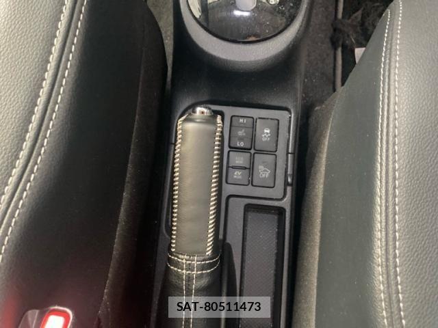 Toyota VITZ HYBRID 2018-02 8563982-28