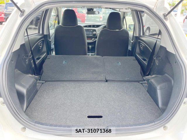 Toyota VITZ HYBRID 2017-09 8662220-10