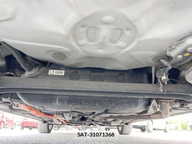 Toyota VITZ HYBRID 2017-09 8662220-19