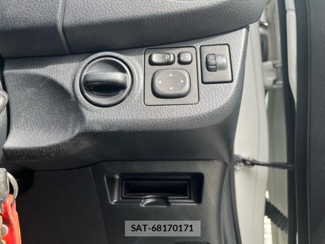 Toyota VITZ HYBRID 2017-09 8662214-11