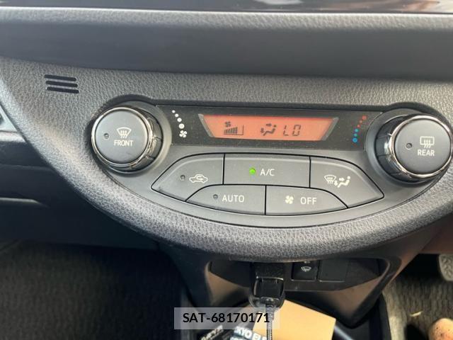 Toyota VITZ HYBRID 2017-09 8662214-14