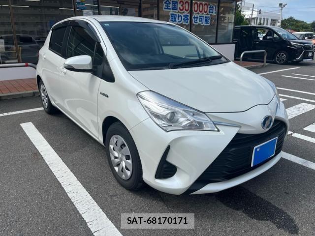 Toyota VITZ HYBRID 2017-09 8662214-1