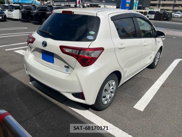Toyota VITZ HYBRID 2017-09 8662214-2