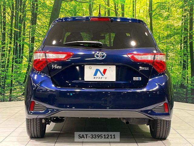 Toyota VITZ HYBRID 2018-08 8686875-14