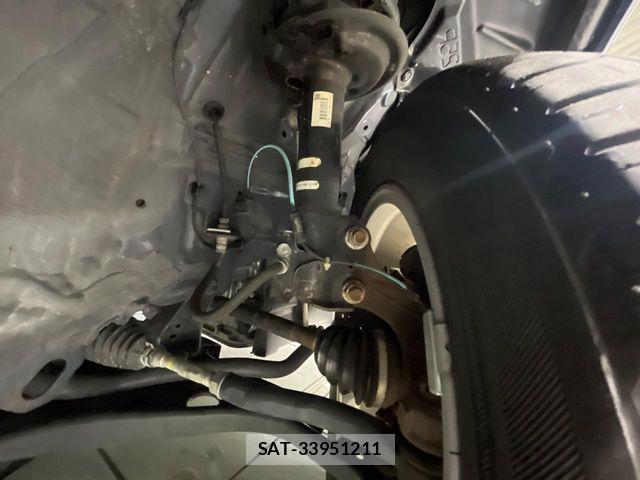 Toyota VITZ HYBRID 2018-08 8686875-19