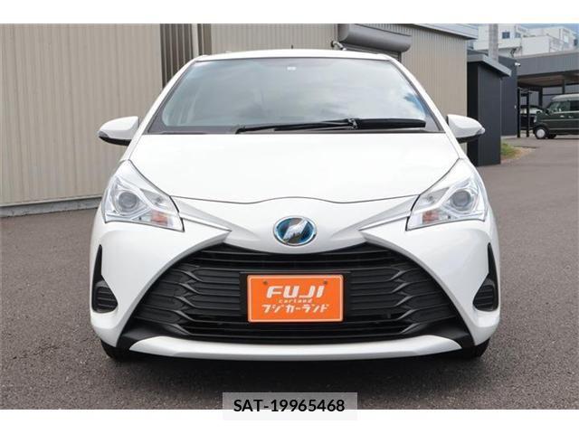 Toyota VITZ HYBRID 2019-04 8746654-12