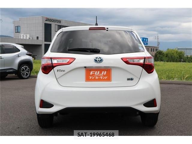 Toyota VITZ HYBRID 2019-04 8746654-13