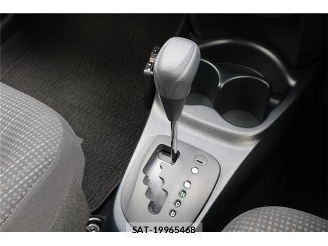 Toyota VITZ HYBRID 2019-04 8746654-17