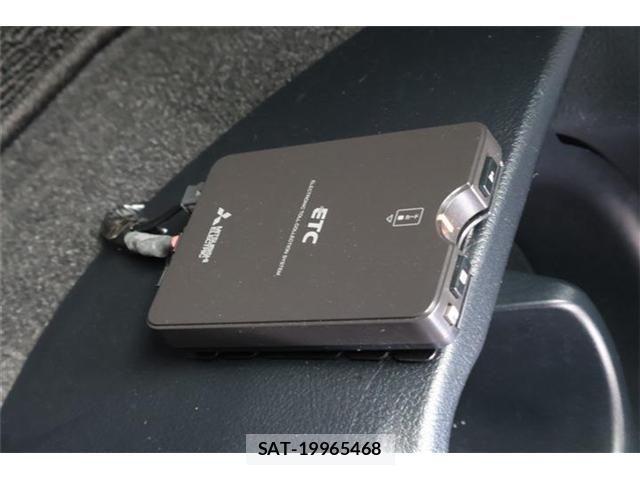 Toyota VITZ HYBRID 2019-04 8746654-4