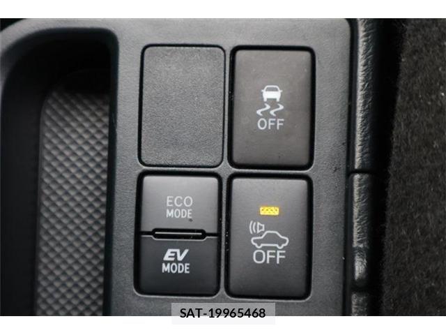 Toyota VITZ HYBRID 2019-04 8746654-5