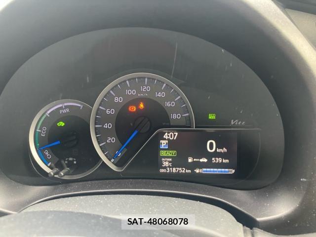 Toyota VITZ HYBRID 2017-11 8746655-10