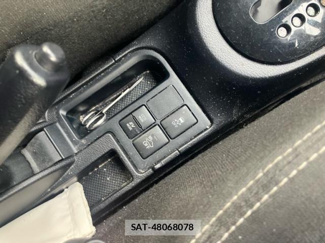 Toyota VITZ HYBRID 2017-11 8746655-14