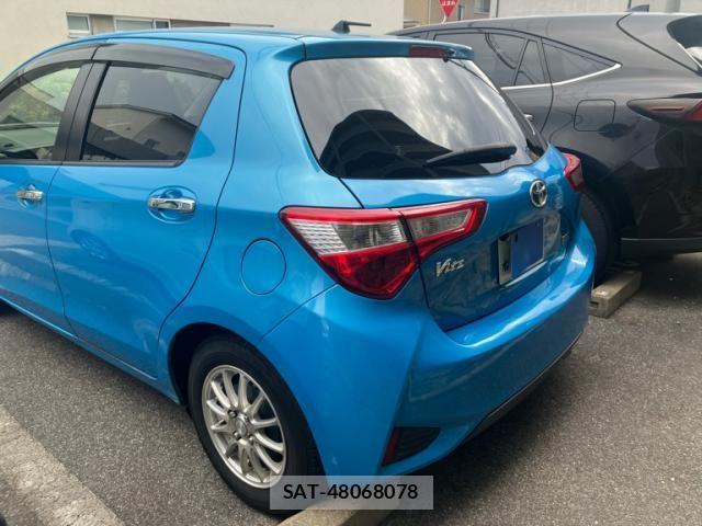 Toyota VITZ HYBRID 2017-11 8746655-2