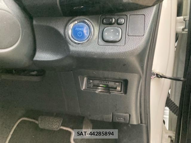 Toyota VITZ HYBRID 2018-06 8746653-13