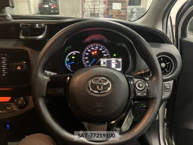 Toyota VITZ HYBRID 2017-09 8746656-18