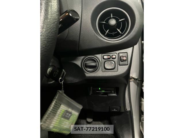 Toyota VITZ HYBRID 2017-09 8746656-23