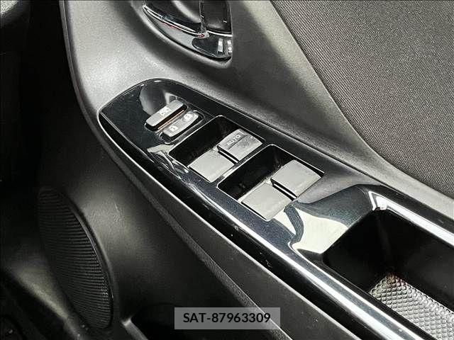 Toyota VITZ HYBRID 2018-12 8782529-10