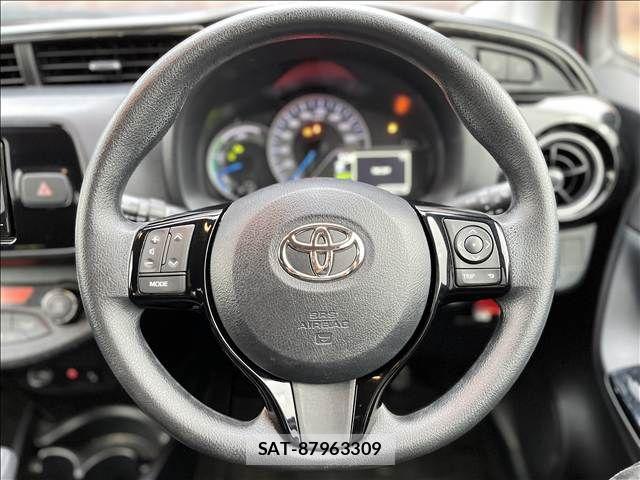 Toyota VITZ HYBRID 2018-12 8782529-12